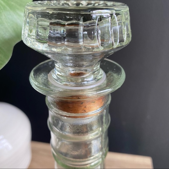 Vintage Decanter with STopper - Picture 10 of 14